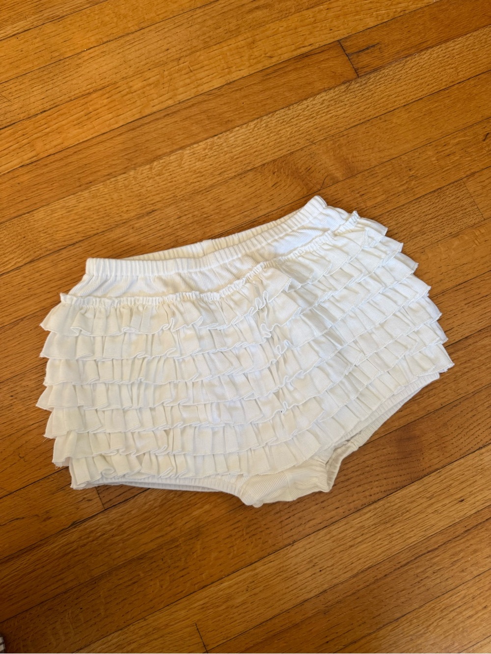 Oak + Fort White Ruffle Bloomer shorts
